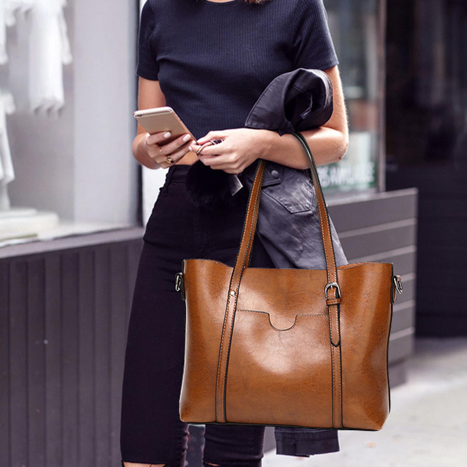 Женская сумка-тоут из искусственной кожи сумка с тонкой строчкой прочная фурнитура достаточная вместимость коричневый свободный размер 2250₽