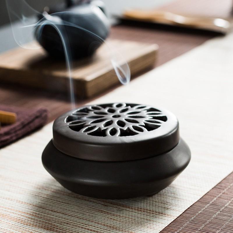 Small Antique Ceramic Incense Burner for Indoor Aromatherapy and Tea Ceremony