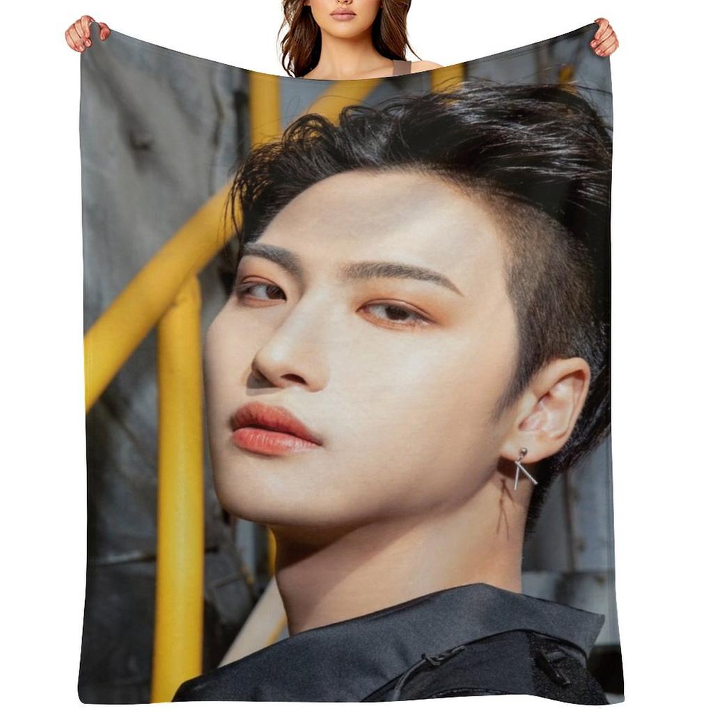 ATEEZ SEONGHWA THE WORLD EP.1 : MOVEMENT GUERRILLA Throw Blanket Custom Camping Nap For Decorative Sofa Blankets