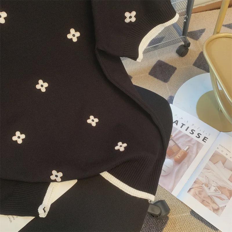 Summer 2023 Four-Leaf Clover Embroidered Ice Silk Knit T-Shirt