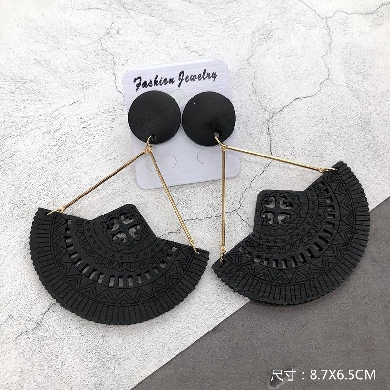 Bohemian Wood Earrings Women's Personality Exaggerated Print Flower Stud Earrings Vacation Versatile Temperament Earrings