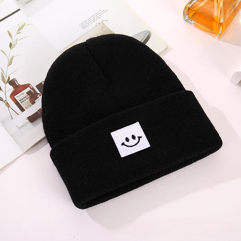 Children's Smiling Face Hats In Stock Children's Candy Colored Knitted Hats with Embroidery Cold Hats for Boys Girls Smiling Face Logo Yarn Hats