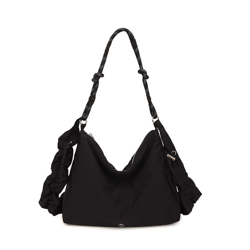Ultra-light Casual Travel Bag Women's Casual Versatile Nylon Bag Sports Style Shoulder Storage Messenger Bag