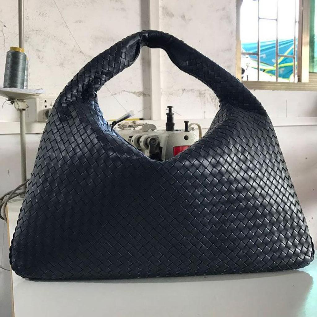 New Women's Bags, Cross-border Fashion Casual Women's Shoulder Bags, Large-capacity Casual Sheepskin Women's Bags, Hand-woven Bags