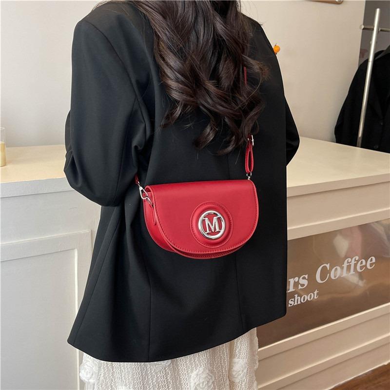 Spring New Women's Bag Niche Design Saddle Bag Premium Texture Shoulder Bag Letter Messenger Bag Tide