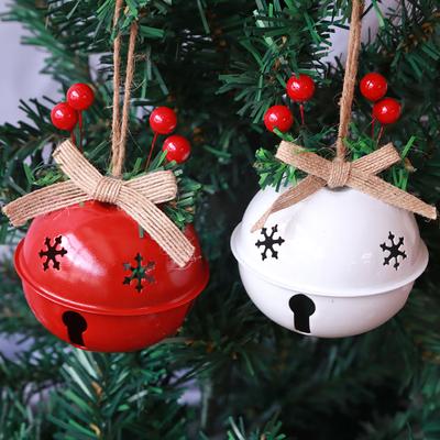 Weihnachten 8cm Schneeflocke Glocke Schmiedeeisen Rote Frucht Dekorative Anhänger Weihnachten Möbel Dekorative Metall Glocke
