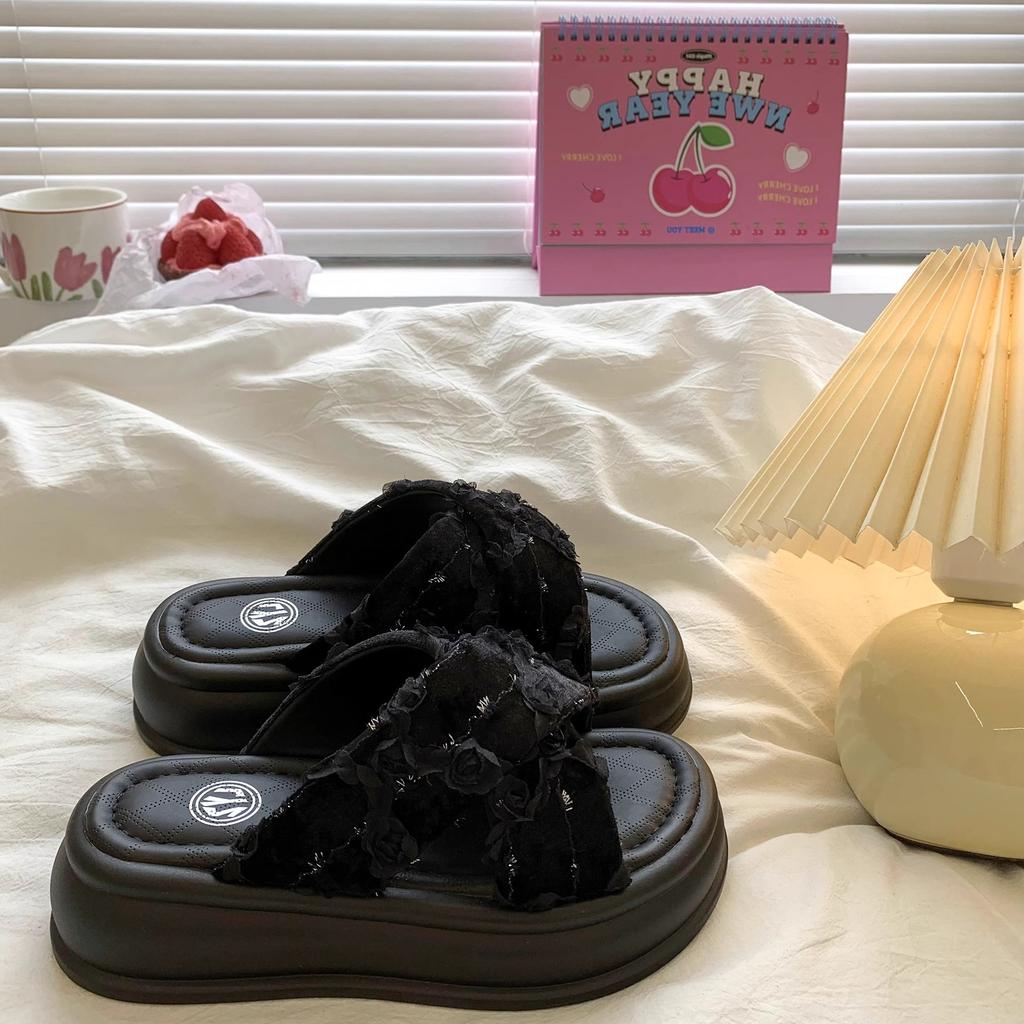 Beautiful fairy style slippers female summer wear 2025 new thick bottom heightened non-slip skirt beach cool slippers