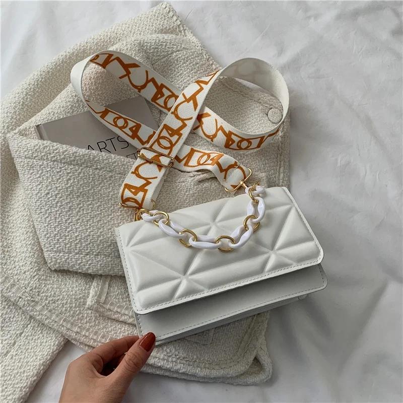 2024 New WOMEN'S Bags Korean Version of the Lingge Chain Shoulder Bag Solid Color Messenger Small Square Bag