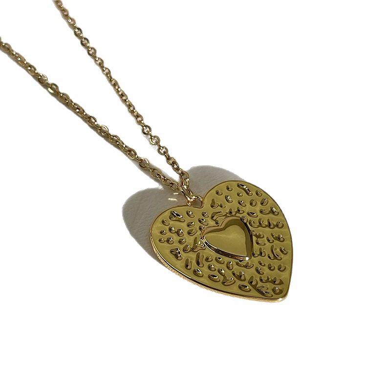 Gold Heart Necklace - Korean Fever Style, Light Luxury Clavicle Chain with Layered Peach Heart Pendant