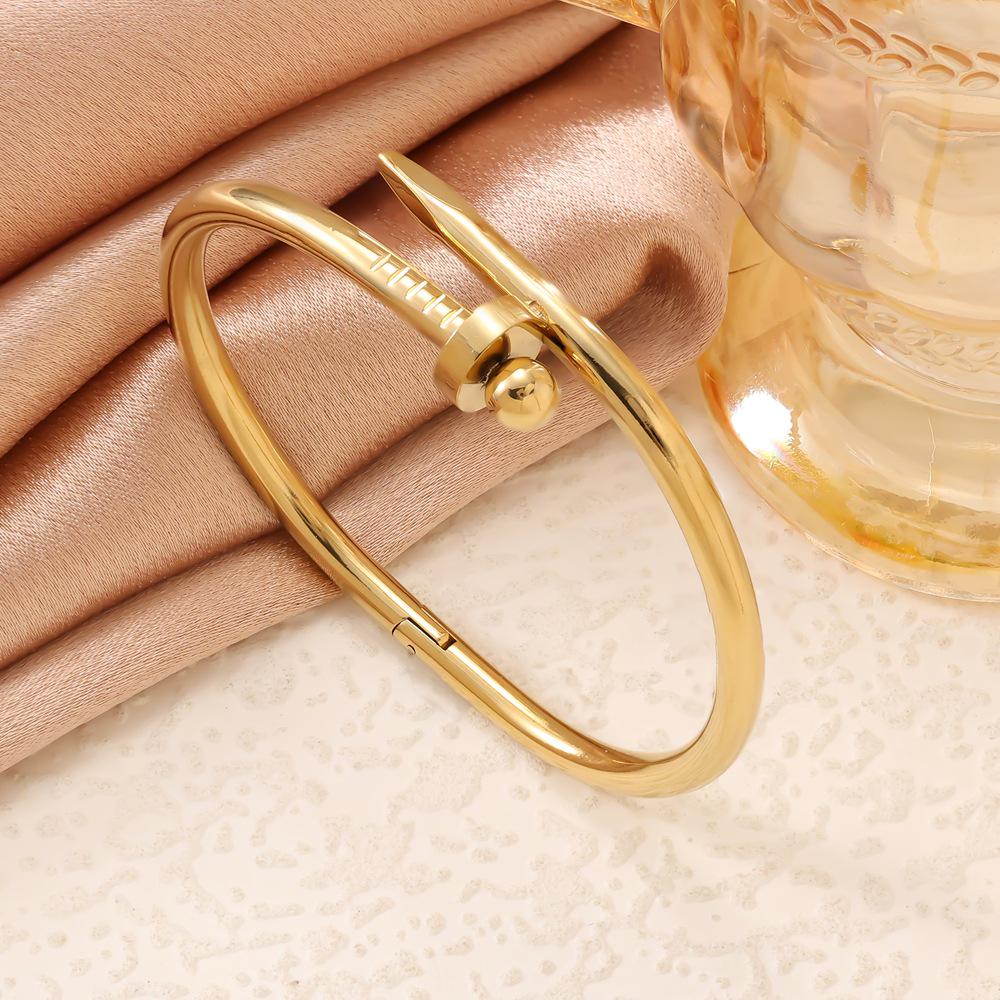 Stylish 18K Gold Stainless Steel Bangles - European & American Fashion, Fade-Resistant.