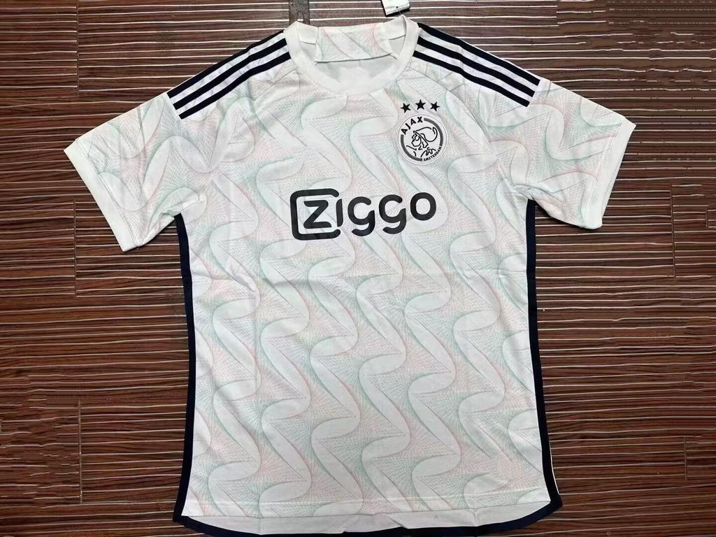 Ajax Seizoen 2025/26 Bal - Henderson, Brobbey, Bergwijn, Zierkzee, Alvarez (Thaise Versie)