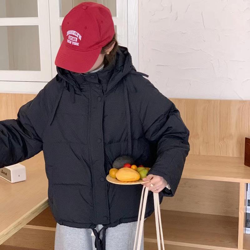 

College style down jacket women s short thickened 2025 winter fashion small streamer white duck down bread jacket M чорний