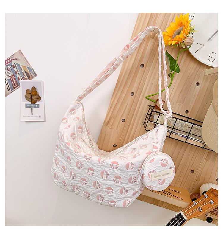 2025 New Pleated Bubble Cross-body Bag Small Fresh Texture Versatile Fashion Dumpling Bag Casual Small Square Bag Trend