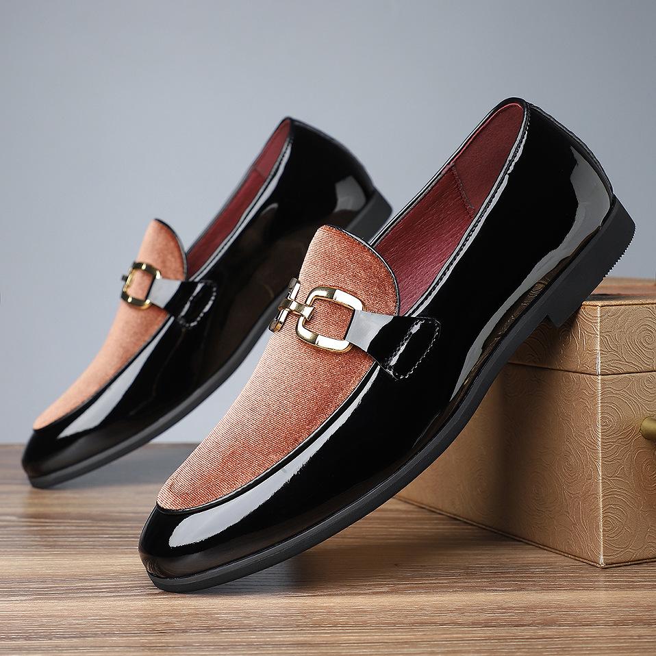 Neuer Trend Spitz zulaufend Gemischte Farben Zum Hineinschlüpfen Lackleder Schuhe Männlich Designer Hochzeitskleid Schuhwerk Zapatos Hombre
