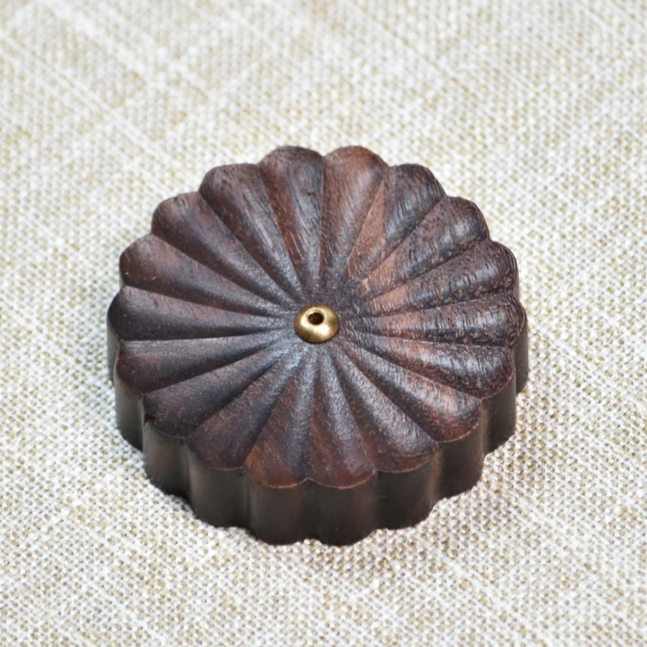 

Walnut Wood Incense Holder for Agarwood and Sandalwood Sticks - Tea Room and Office Decor