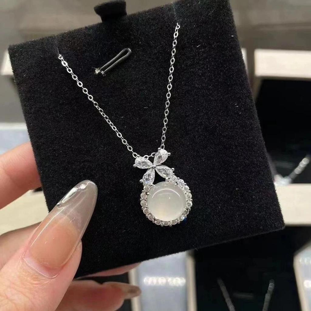 Summer Ice White Pendant On the Run Princess Zircon Female Bow 2026 New Style Fashion Collarbone Chain