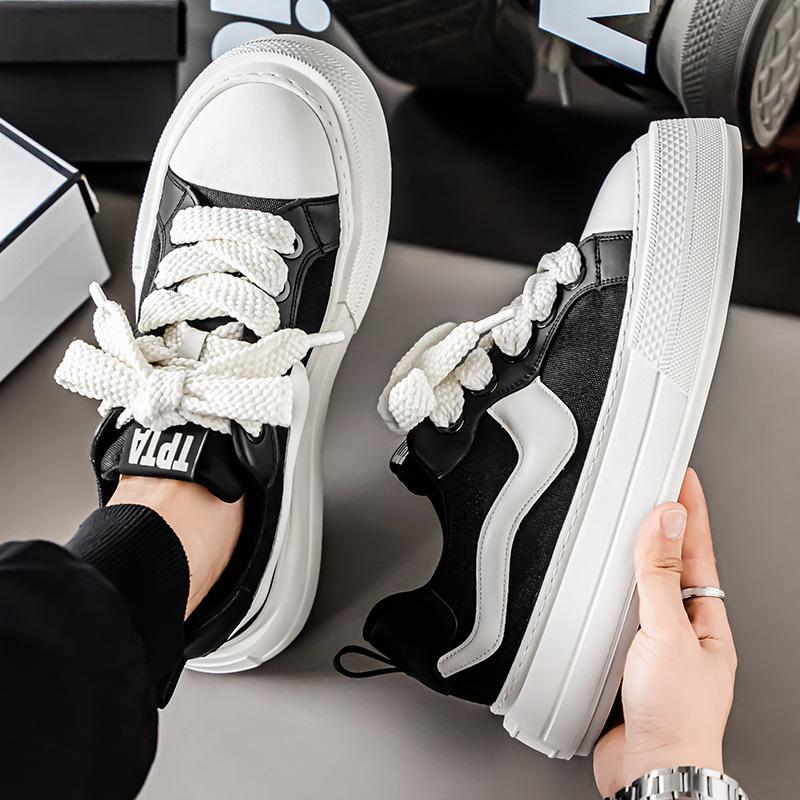 2025 Summer New Korean Version of Versatile Platform Bread Shoes Youth Casual Board Shoes Comfortable Breathable Canvas Men's Shoes