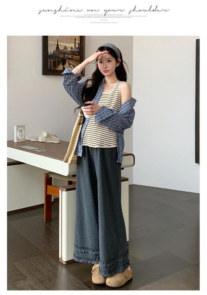 Spring 2026 Maternity Fashion: Plaid Shirt, Striped Vest & Wide-Leg Pants Set