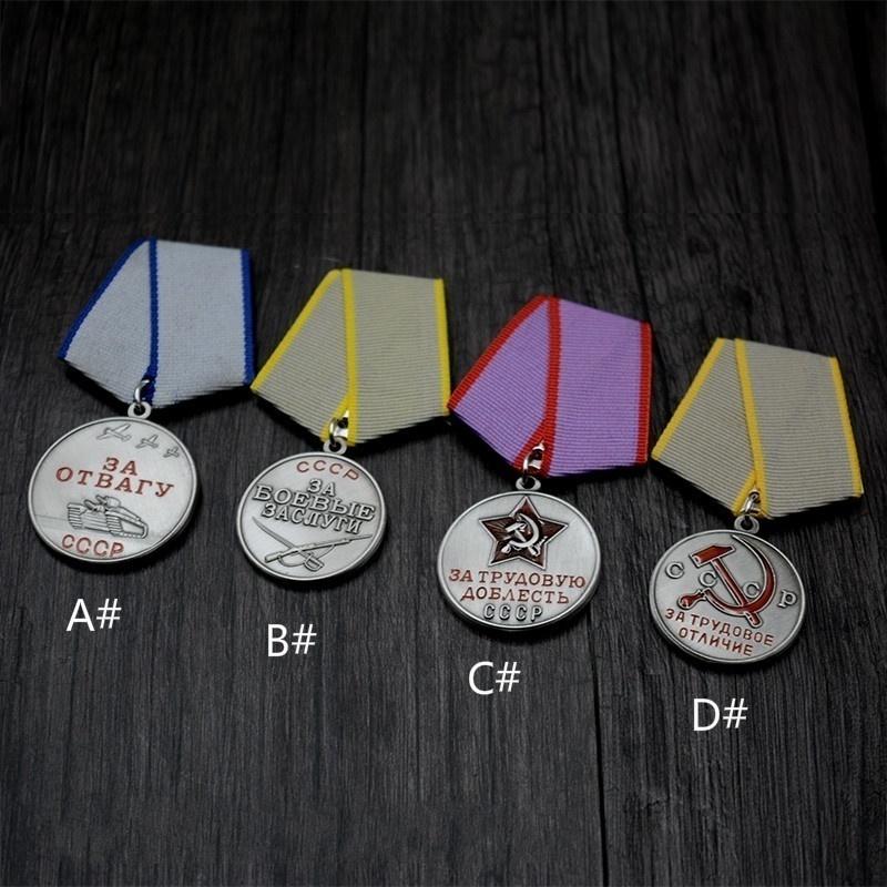 The Soviet Union Badge USSR Labor Heroic Medal CCCP Brave Medal World War II Medal