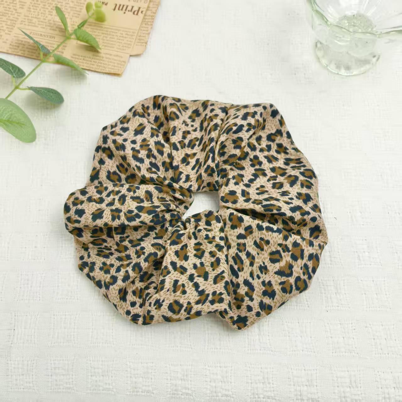 

Meillard Темная четырехслойная резинка для волос с леопардовым принтом, цветок для пучка – Универсальный осенне-зимний головной убор