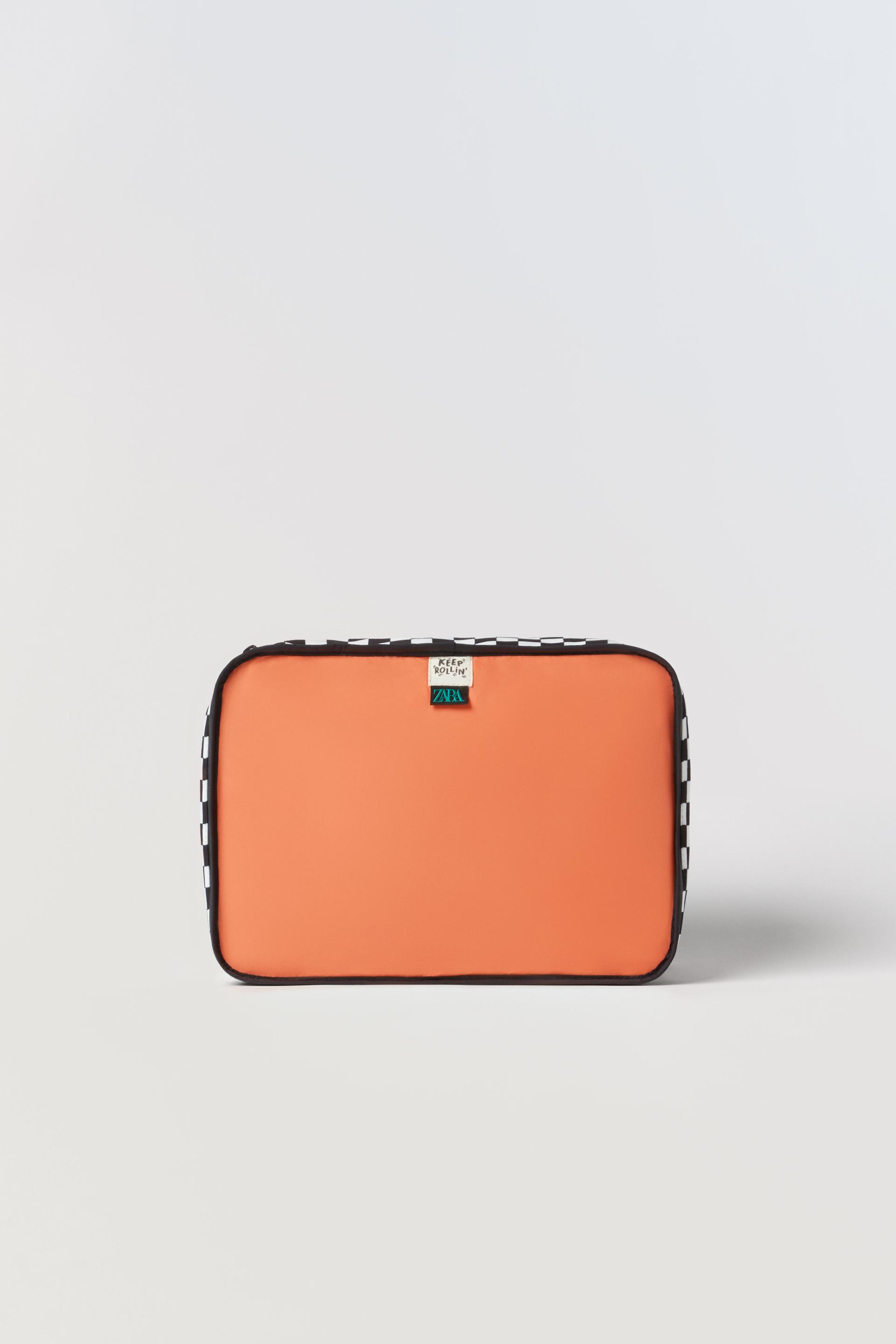

TRAVEL ORGANIZER