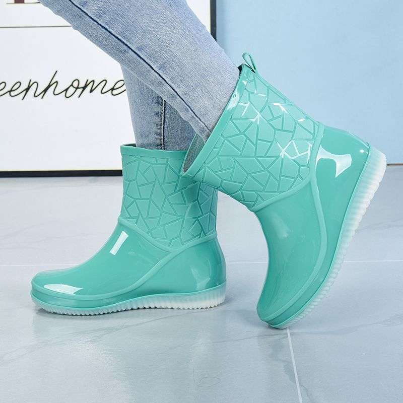 Fashion work short rain boots women's summer kitchen overshoes thickened non-slip rain shoes outer wear rubber shoes kitchen waterproof shoes