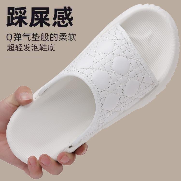 The first layer of sheepskin summer new men's slippers leather fashion one-word drag men's breathable beach shoes sandals men's shoes