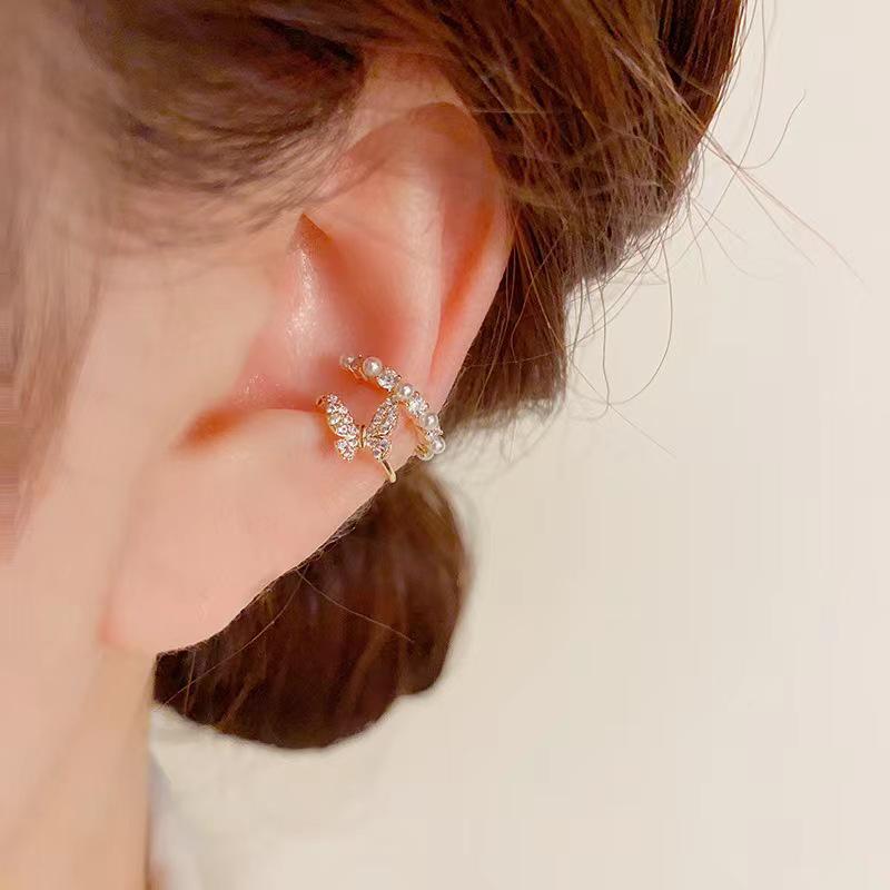 

Minimalist Butterfly Pearl Ear Cuff Earrings - Cool, Elegant, High-End Design золотой