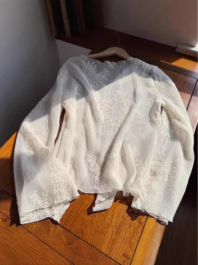 High-Quality Apricot Heavy Jacquard V-Neck Lace Top for Women, 2026 Spring/Summer, Chinese Embroidery, Loose Fit