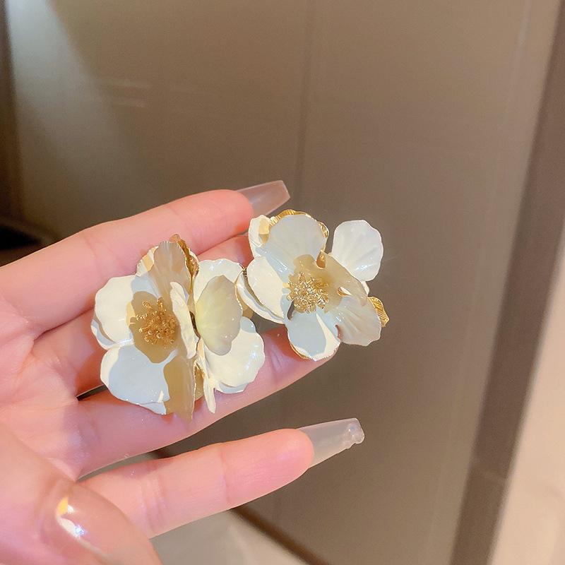 Silver Needle Sweet Flower Butterfly Pearl Tassel Earrings Trend Stud Earrings Temperament Earrings Women