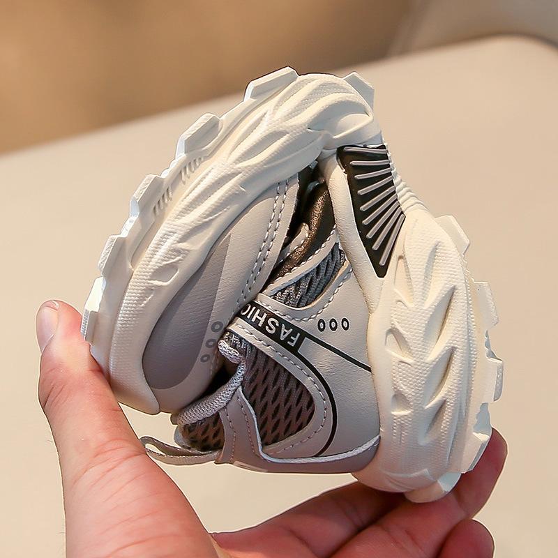 Children's mesh sneakers 2025 autumn new soft-soled non-slip and breathable fashion versatile medium and older children's casual shoes