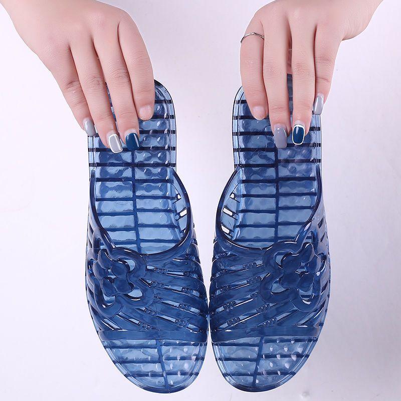 Krištolinio plastiko skaidrios vidurio kulno moteriškos šlepetės moteriškos plius didelės želė spalvos platforminiai sandalai namams vonios kambariui neslystančios