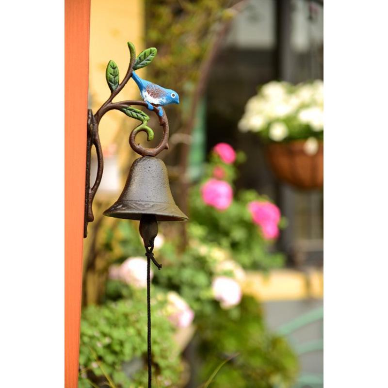 Retro Hand-Cranked Cast Iron Bird Bell for Guesthouse or Villa Courtyard Decoration