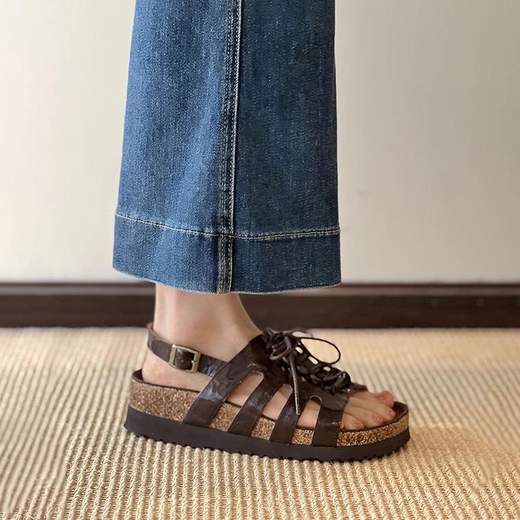 New hollow lace-up Roman shoes for women to wear retro round head versatile thick-soled beach sandals