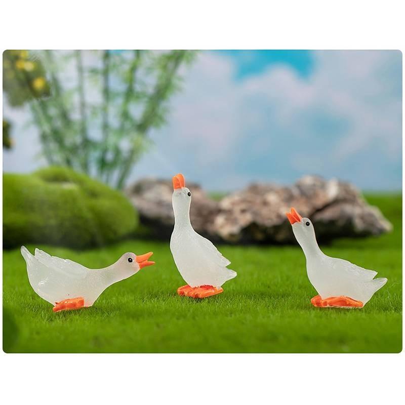 Glowing Swan Resin Craft Tabletop Decor Radiant Miniature Figurine For Home And Office