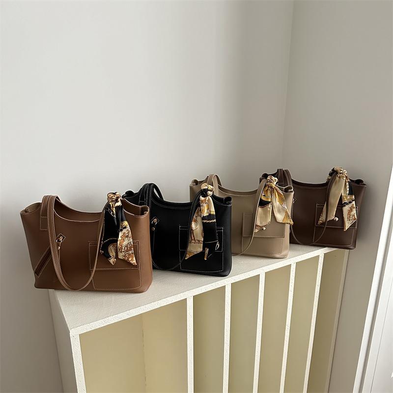 New Retro Ribbon Texture Bucket Bag Large Capacity Texture Versatile Women's Bag Underarm Bag Women