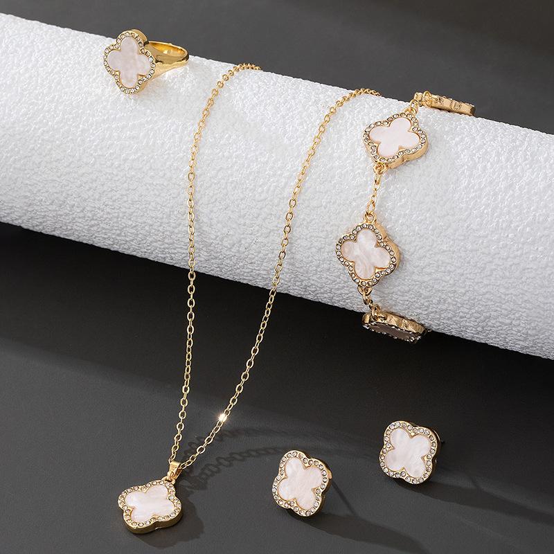 4PCS Four Leaf Clover Necklace Earrings, Fashionable and High End Four Leaf Flower Handmade Set