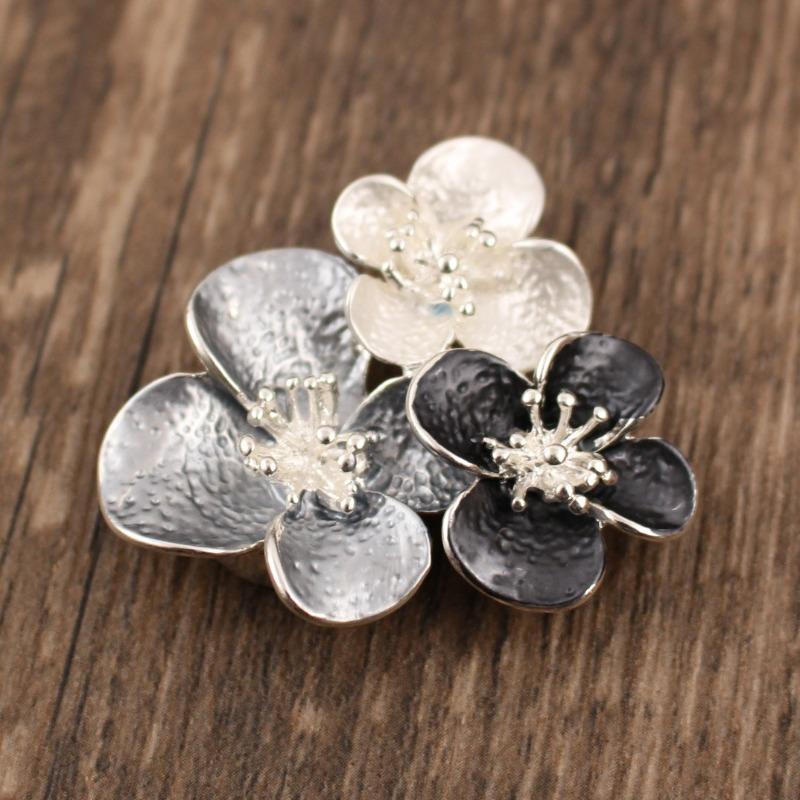 Heiß verkaufende emailierte geometrische Blume magnetische Brosche, modische kreative Blumenbrosche für Damen