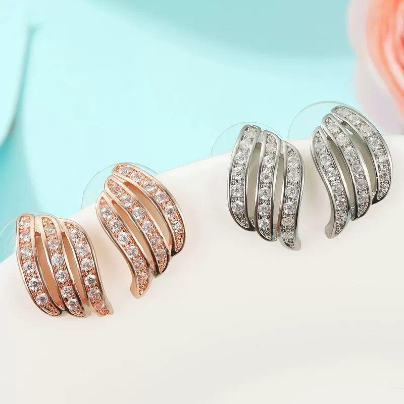 Crystal Flower Stud Earrings for Women Fashion Zircon Gold Color Rhinestones Earrings Modern Zircon Gift