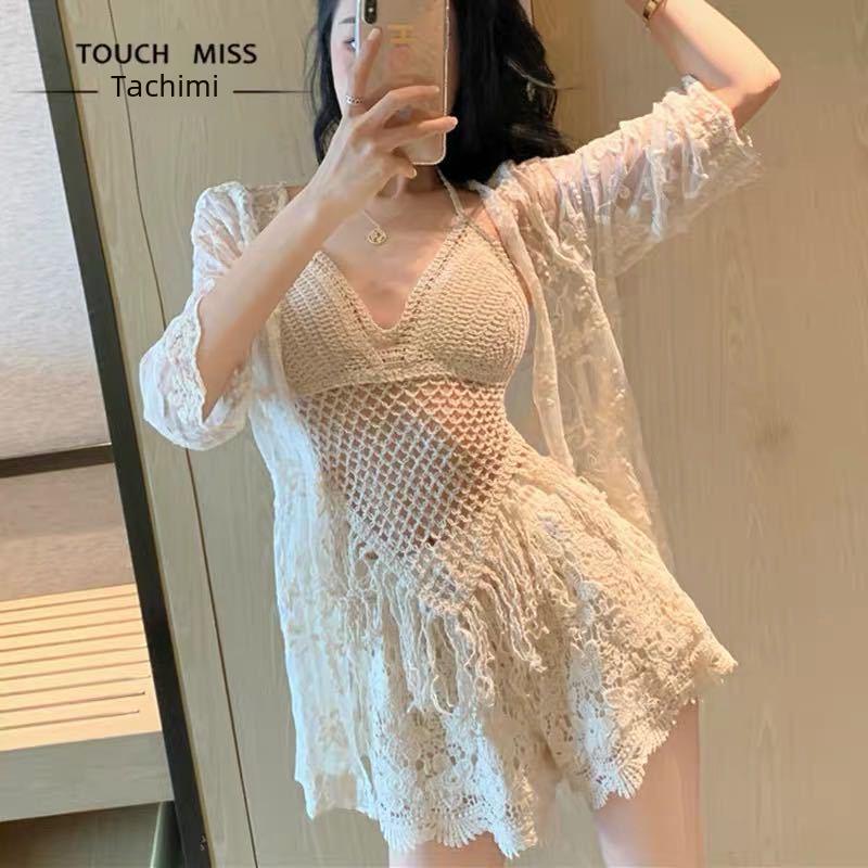 Gestrickter Hohlhäkelblumen-Bikini: Sonnenschutz, Konservativ, Schlankes Tube-Top mit kleinen Westenträgern für Strand oder Resort.