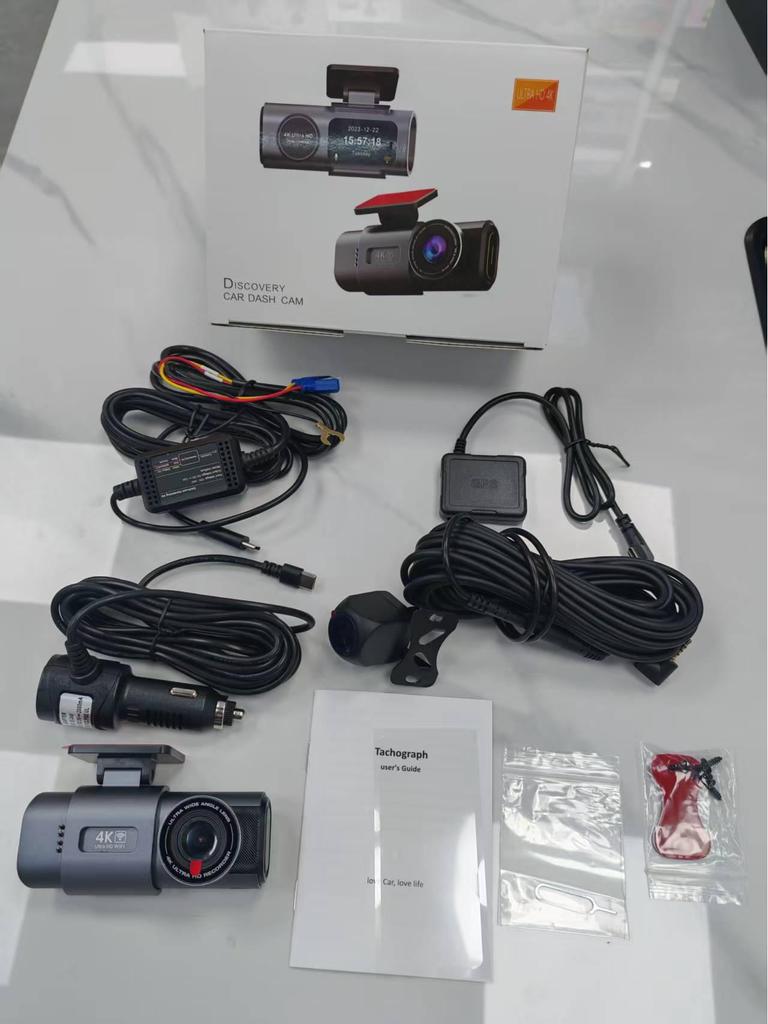 Cameră auto duală 4K cu WiFi: Înregistrare HD față/spate și instalare ascunsă