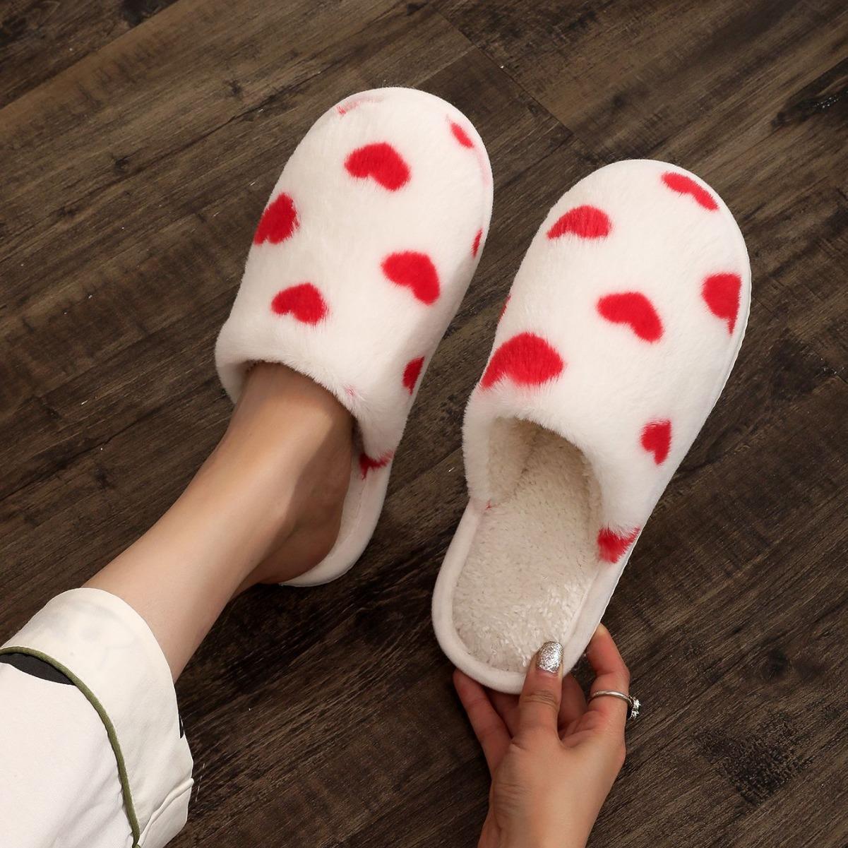 

Прямая поставка любви хлопковые тапочки Мягкие, удобные, освежающие и милые теплые тапочки Хлопковые тапочки Баотоу 42-43 белый