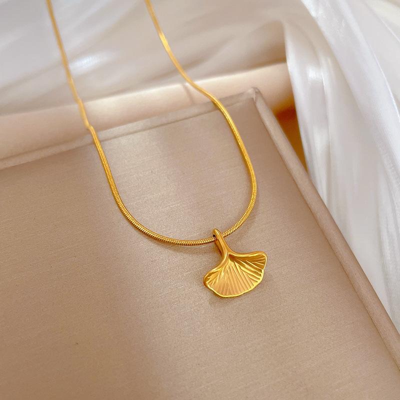Titanium Steel Almond Leaves Personalized Minimalist Wind Stove Real Gold Necklace Female Collarbone Chain With
