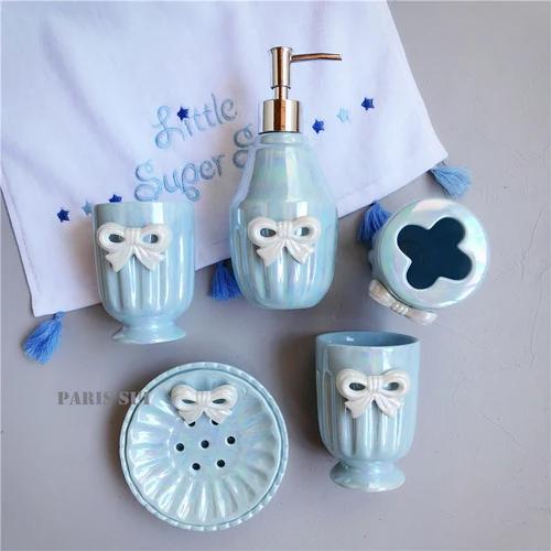 Bågformad Par Munsköljkopp Set Hotell Tvättset Tvåldispenser Tvålfat Keramiskt Badrumskit Nordiska Hem Badrumstillbehör Set