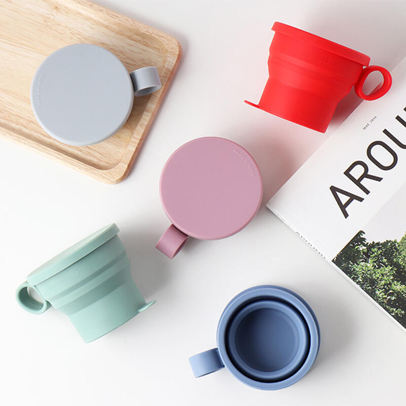 1 silicone folding cup with handle (choose one color) Red