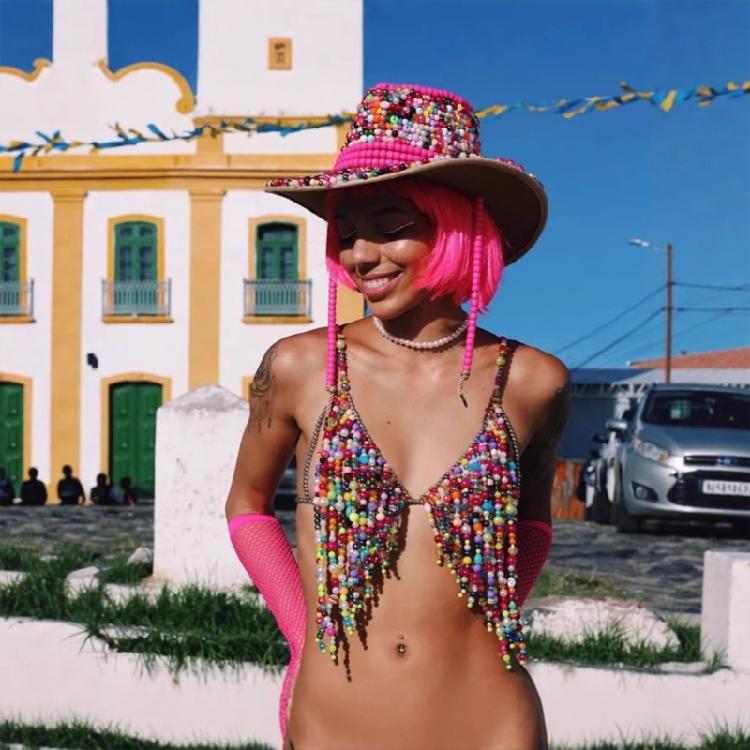 Stylish Handmade Beads Body Chain Bra Top For Women’s Beachwear Party Outfits With Adjustable Necklace Friendly Bra Tops