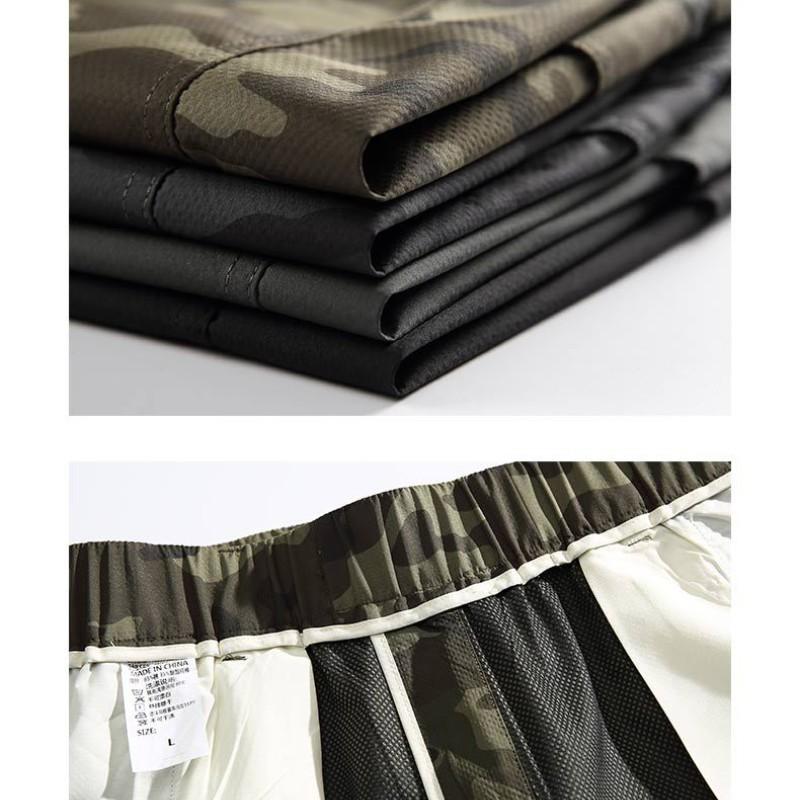 Jarní novinka Outdoor Soft Shell Three Anti-Assault Kalhoty Overaly Funkční kalhoty Trend Sport Volné trsy nohou Běžné kalhoty