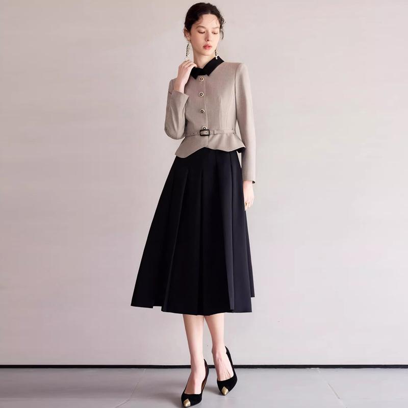 2025 Fashionable Slimming Two-Piece Little Black Dress with Color Block for Autumn/Winter – Women's Formal Wear