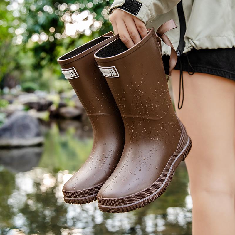 Women's Medium and High Rain Shoes Waterproof, Non-slip and Warm Rain Boots Fishing Work Four-season Boots Takeaway Rubber Shoes Water Boots