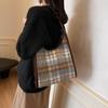 Commuter large-capacity woolen bag, new autumn and winter fashionable simple plaid women's shoulder tote bag